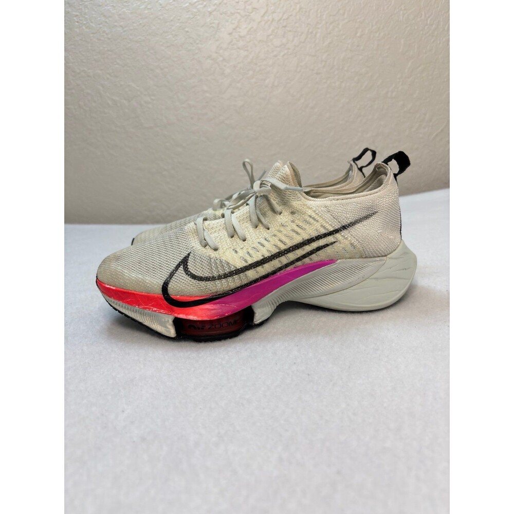Nike air zoom tempo next flykint womens size 9